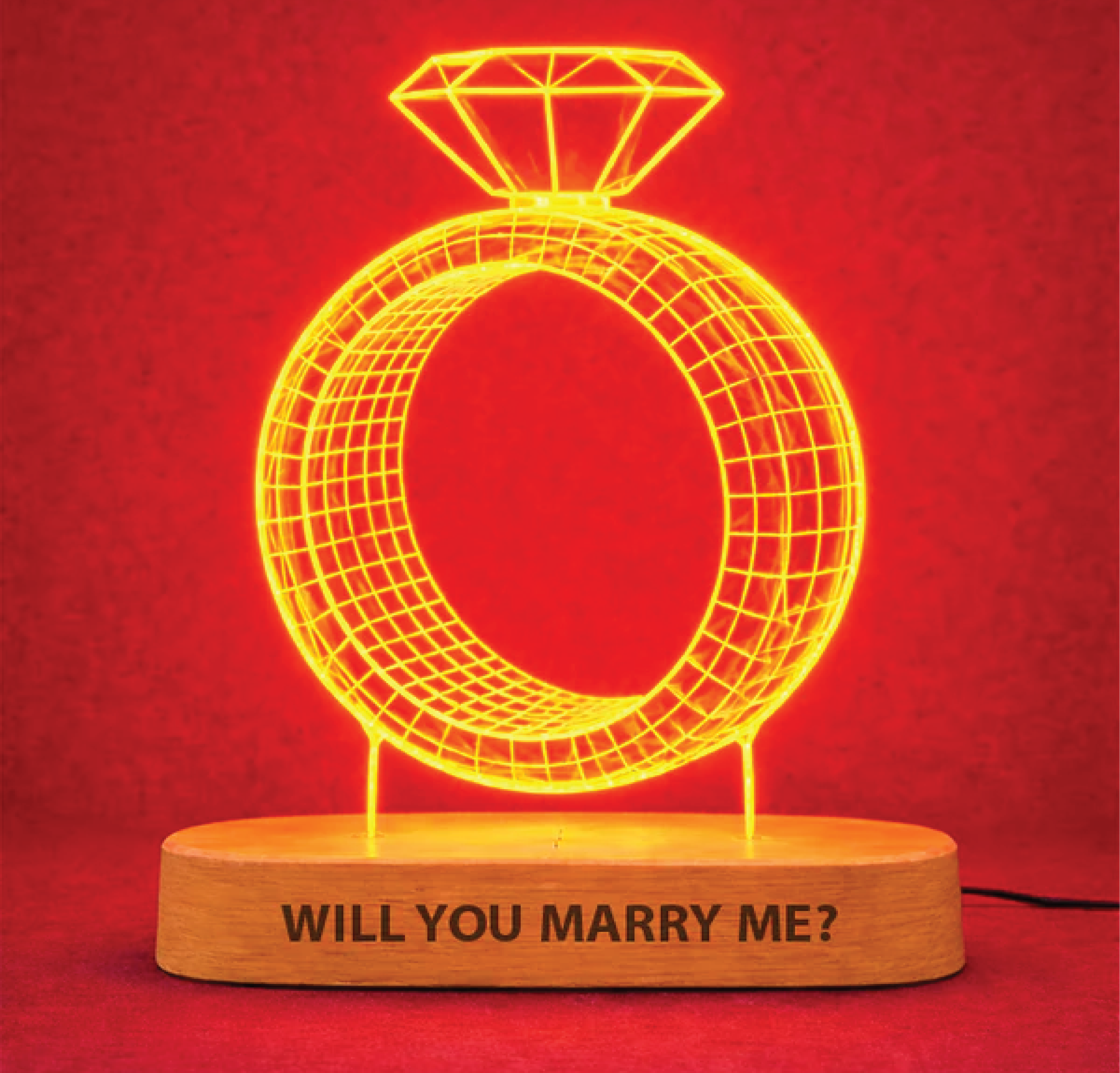 מנורת לילה בעיצוב אירוסין בחריטה אישית