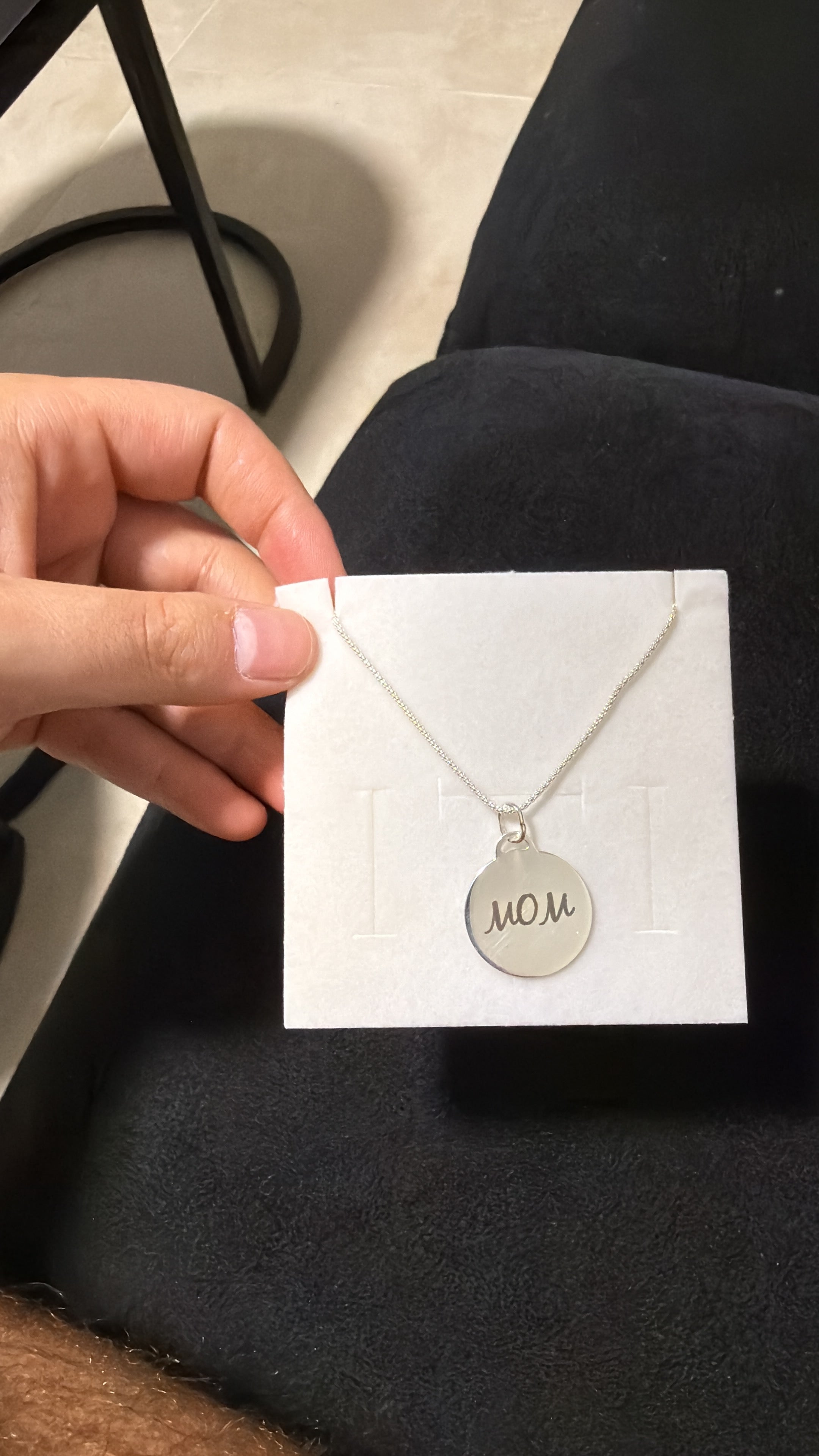 תליון עגול מכסף בחריטה אישית (כולל שרשרת)