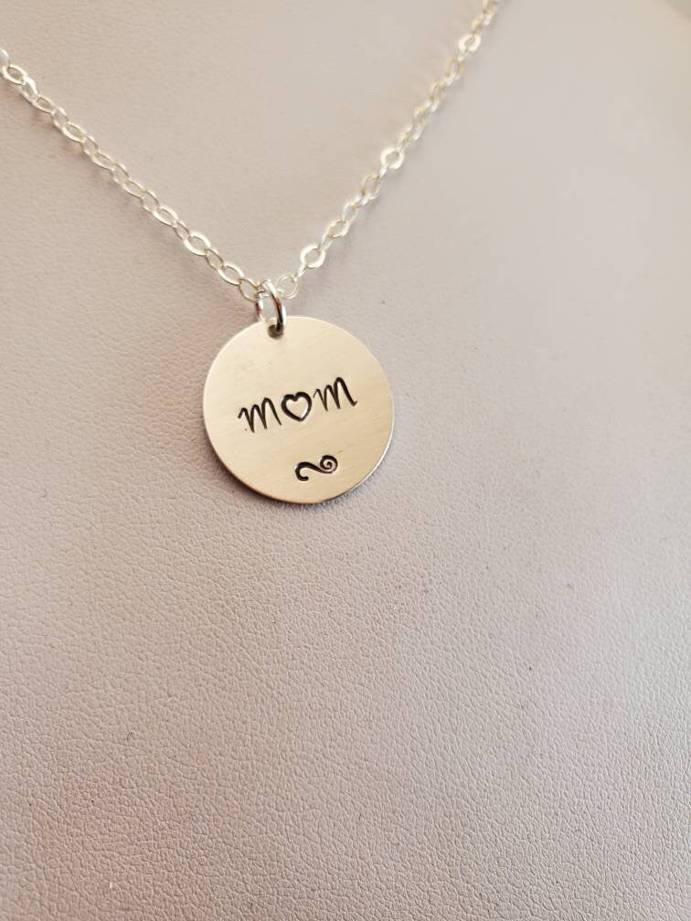 תליון עגול מכסף בחריטה אישית (כולל שרשרת)