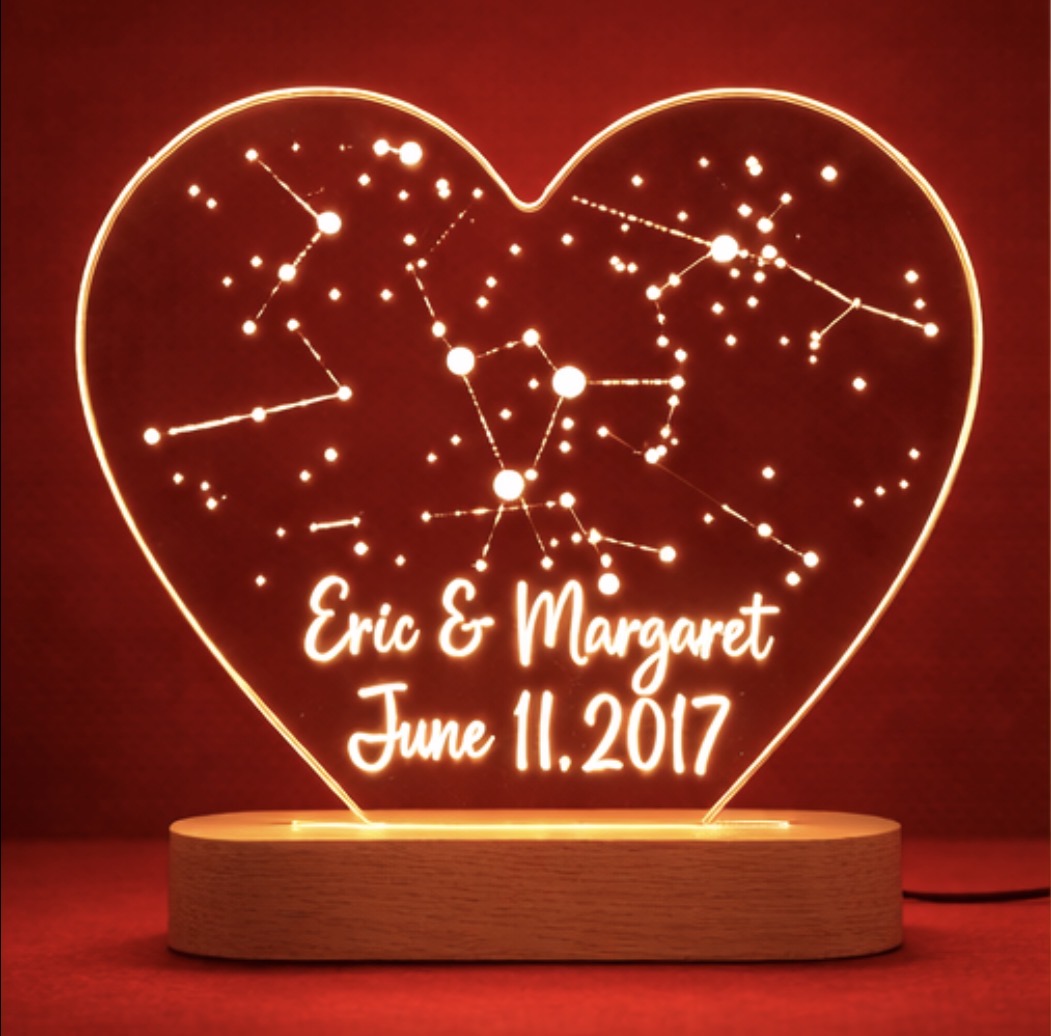 מנורת מפת כוכבים בחריטה אישית