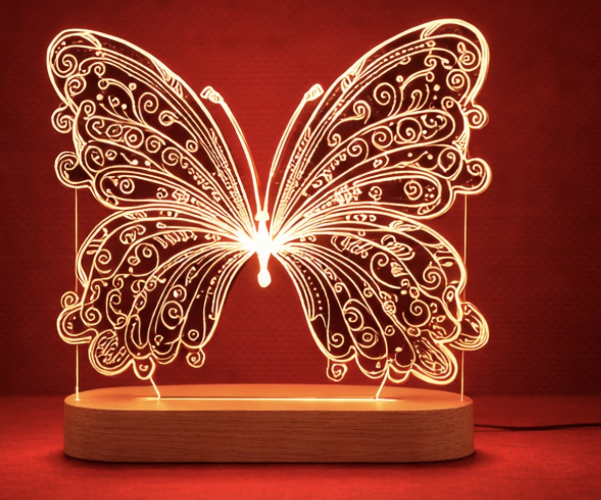 מנורת פרפר בחריטה אישית